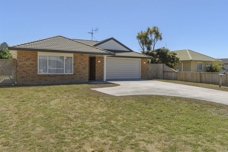 Photo of property in 305 Gravatt Road, Papamoa Beach, Papamoa, 3118
