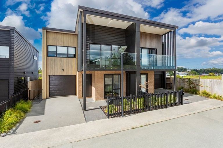 Photo of property in 2 Irwin Lane, Windsor Park, 0632