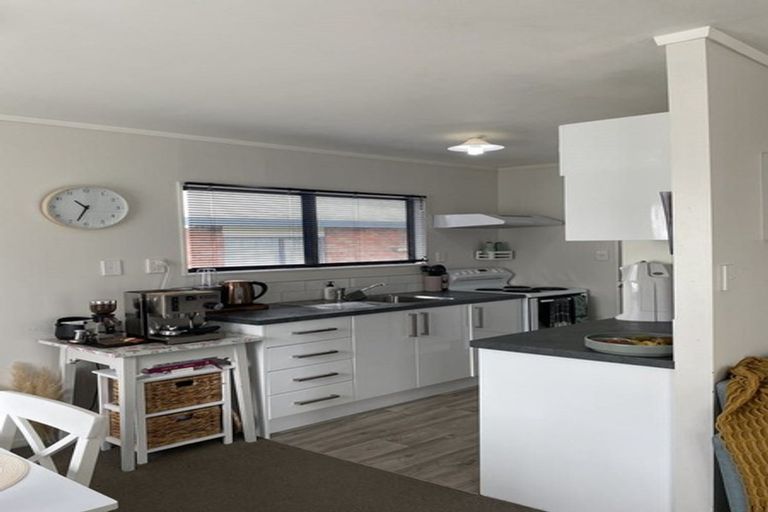 Photo of property in 25b Lyn Grove, Papamoa Beach, Papamoa, 3118