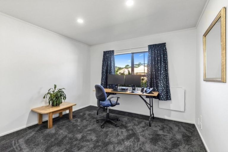 Photo of property in 34 Mary Huse Grove, Manor Park, Lower Hutt, 5019