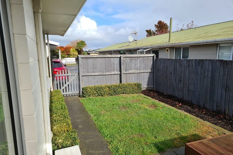 Photo of property in 2/10 Brogar Place, Casebrook, Christchurch, 8051