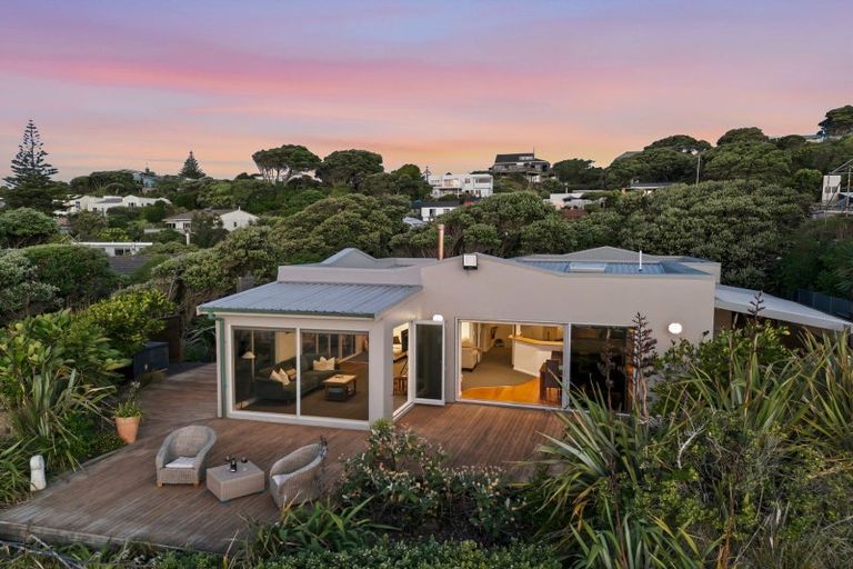 Photo of property in 60 The Esplanade, Raumati South, Paraparaumu, 5032