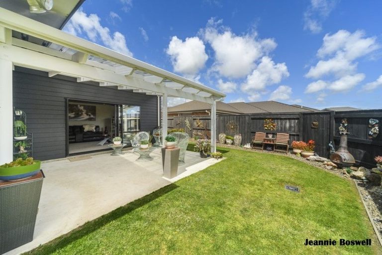 Photo of property in 5 Levi Place, Kelvin Grove, Palmerston North, 4414
