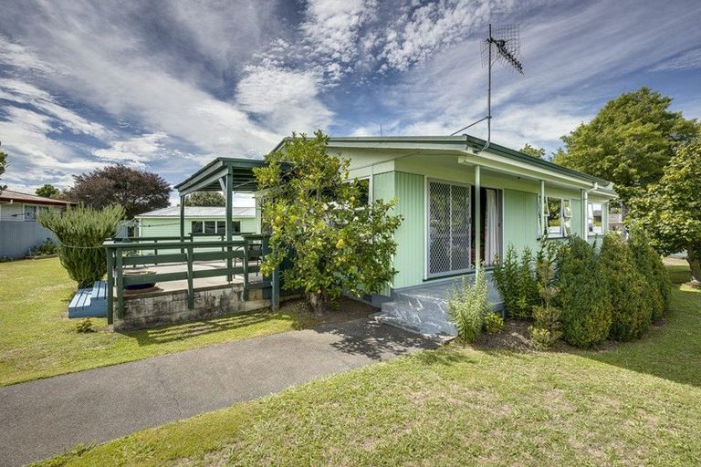 Photo of property in 178 Flaxmere Avenue, Flaxmere, Hastings, 4120