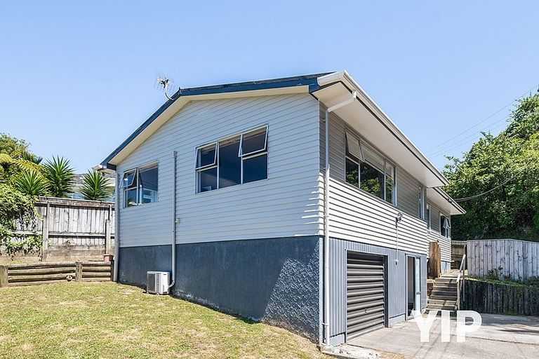 Photo of property in 71 Ironside Road, Johnsonville, Wellington, 6037