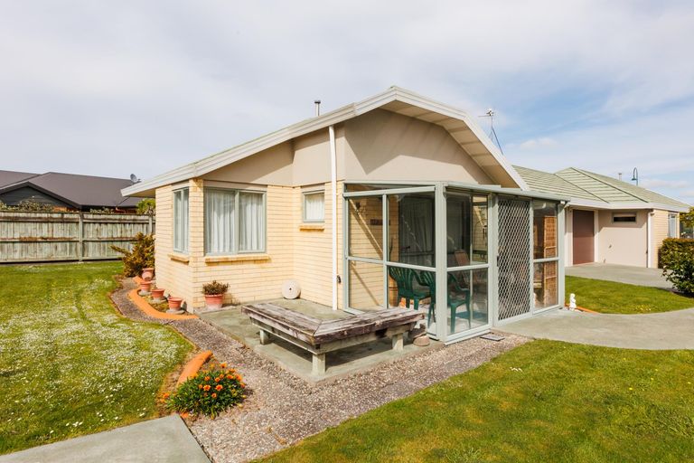Photo of property in 4 Foxtail Fern, Kelvin Grove, Palmerston North, 4414