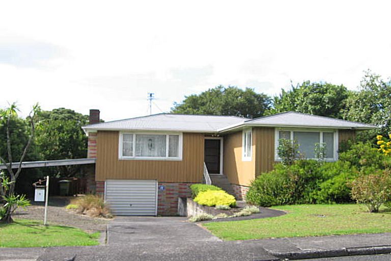 Photo of property in 3 Porter Avenue, Te Atatu South, Auckland, 0610