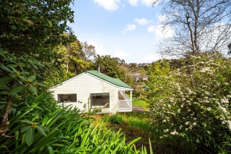 Photo of property in 16 Nevada Drive, Merrilands, New Plymouth, 4312