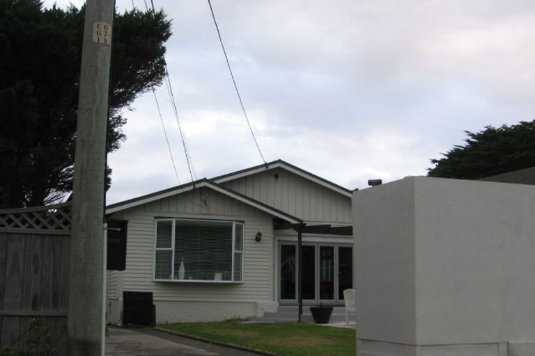 Photo of property in 25 Mantell Street, Seatoun, Wellington, 6022