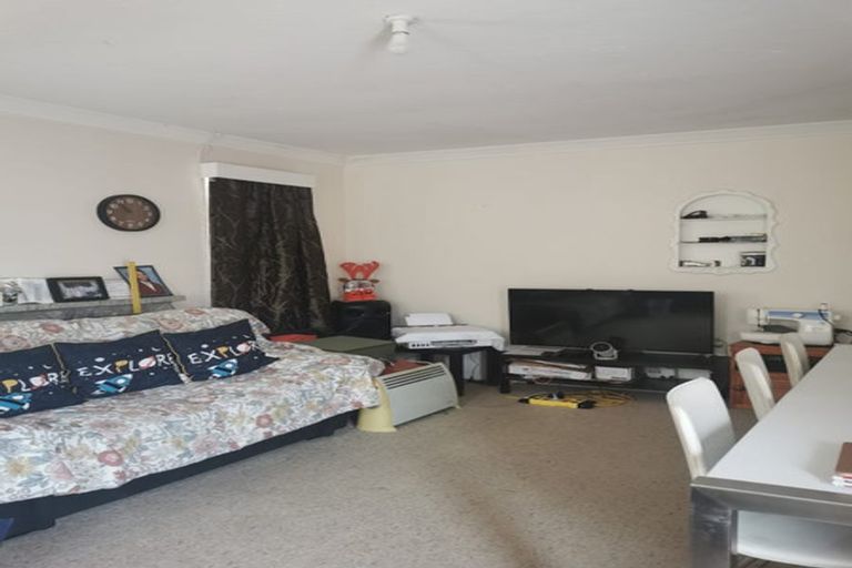 Photo of property in 42 Gibbons Street, Upper Hutt Central, Upper Hutt, 5018