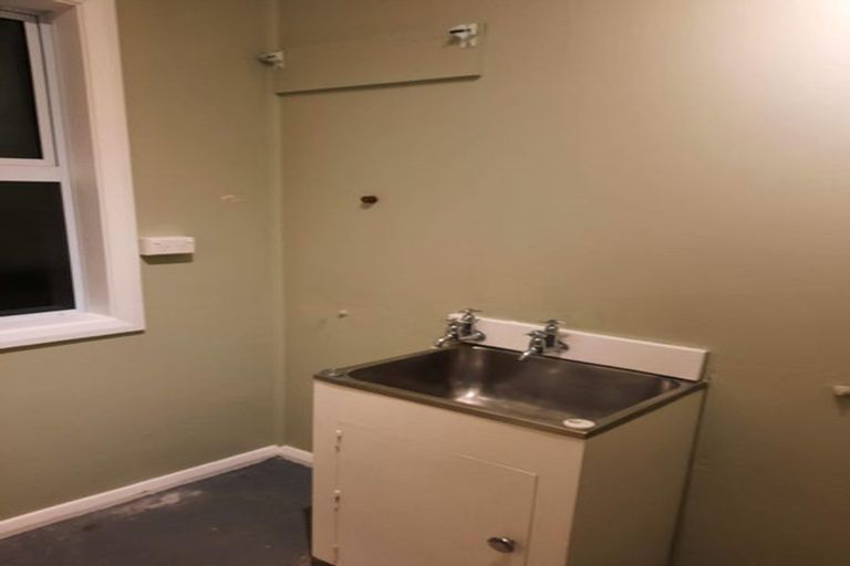 Photo of property in 30 Lincoln Avenue, Tawa, Wellington, 5028