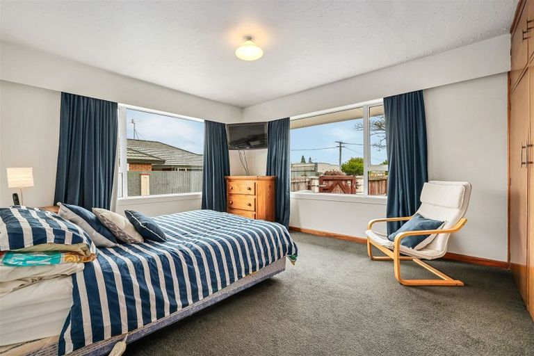 Photo of property in 6 Daniels Road, Redwood, Christchurch, 8051
