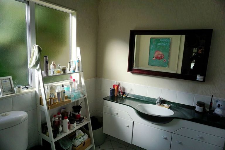 Photo of property in 2/13 Markham Place, Bucklands Beach, Auckland, 2012