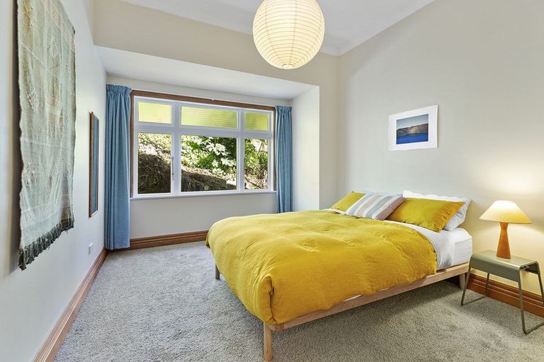 Photo of property in 19 Kopiko Way, Brooklyn, Wellington, 6021