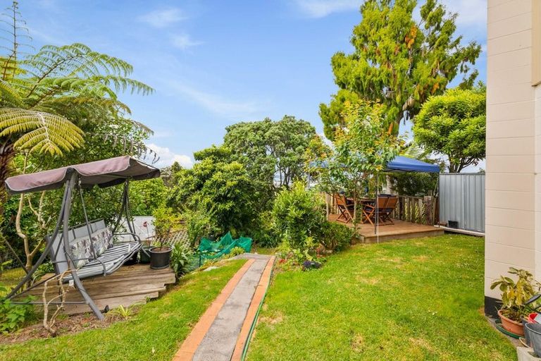 Photo of property in 119 Colwill Road, Massey, Auckland, 0614