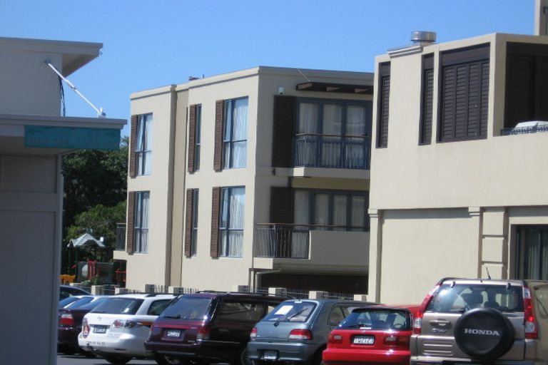 Photo of property in 419a Beach Road, Mairangi Bay, Auckland, 0630