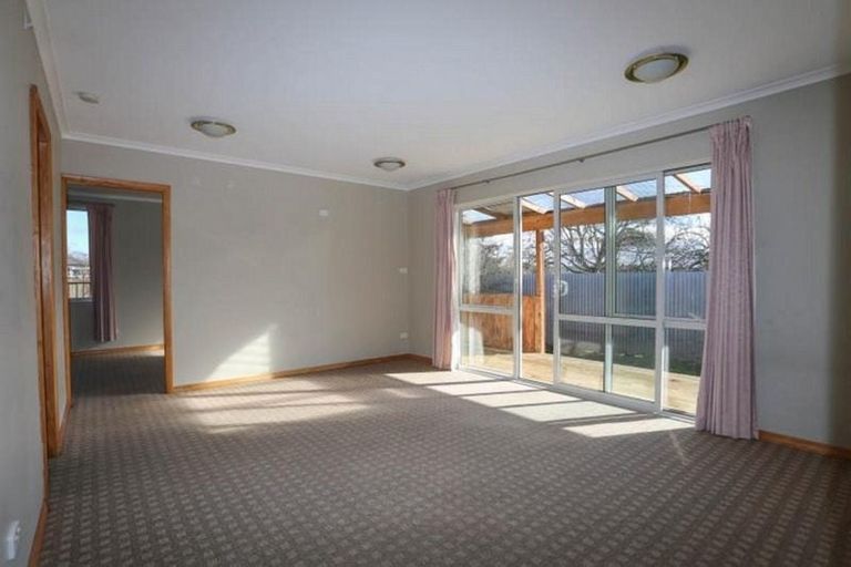 Photo of property in 31 Hollyford Avenue, Bryndwr, Christchurch, 8053