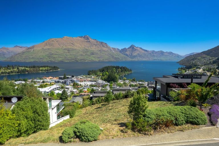 Photo of property in 50 Belfast Terrace, Queenstown, 9300