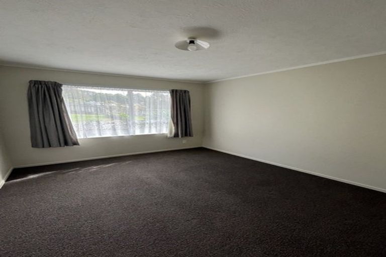 Photo of property in 17 Staithes Drive North, Whitby, Porirua, 5024