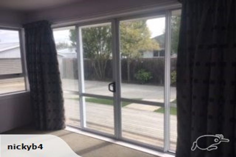 Photo of property in 11 Thurso Place, New Brighton, Christchurch, 8083