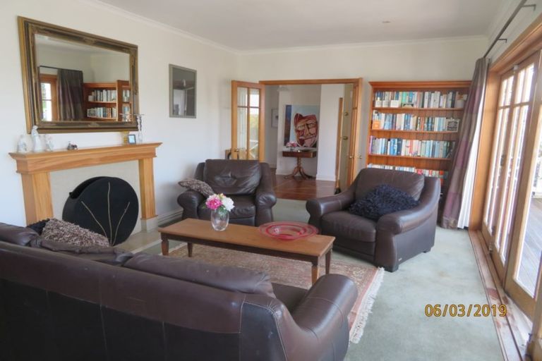 Photo of property in 32 Marine Parade, Mellons Bay, Auckland, 2014