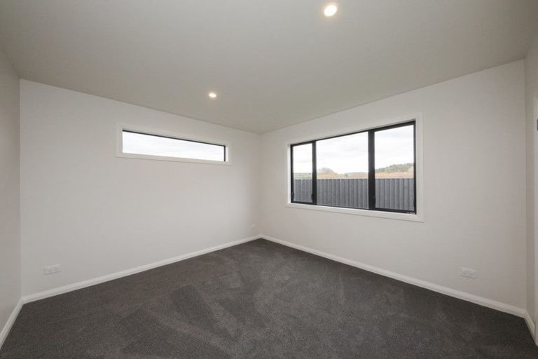 Photo of property in 9 Fairway Grove, Hokowhitu, Palmerston North, 4410