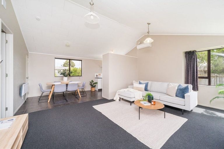 Photo of property in 30 Peppertree Glade, Kelvin Grove, Palmerston North, 4414