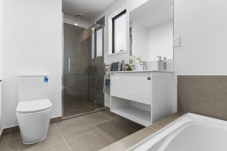 Photo of property in 11 Rita Meredith Road, Wai O Taiki Bay, Auckland, 1072