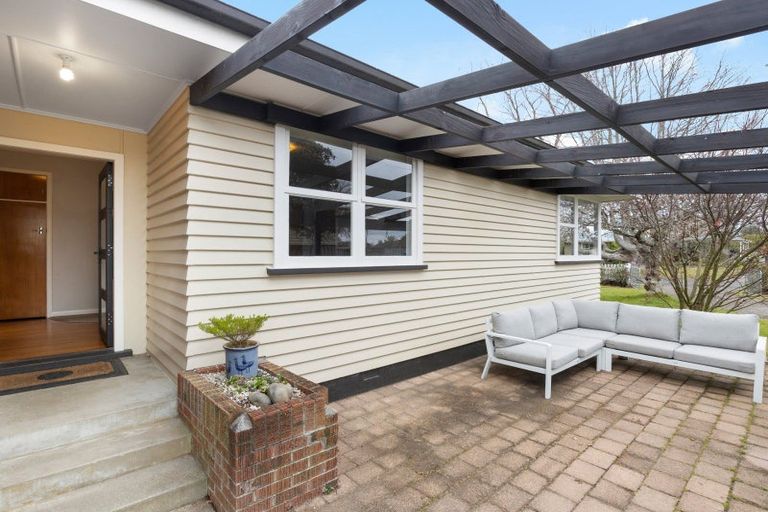 Photo of property in 4 Dover Road, St Andrews, Hamilton, 3200