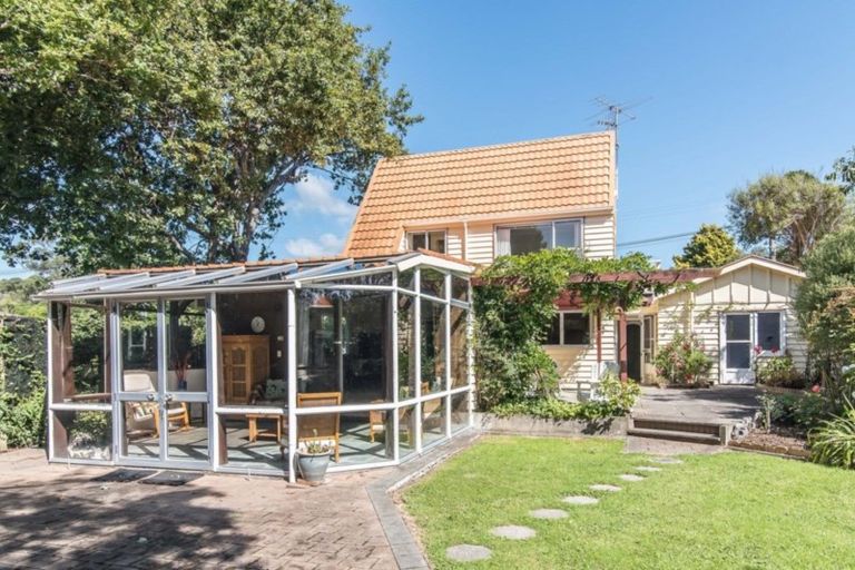 Photo of property in 53 Puriri Road, Waikanae, 5036