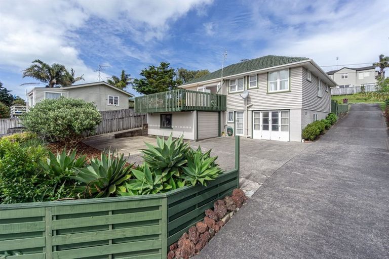 Photo of property in 1/47 Glencoe Road, Browns Bay, Auckland, 0630