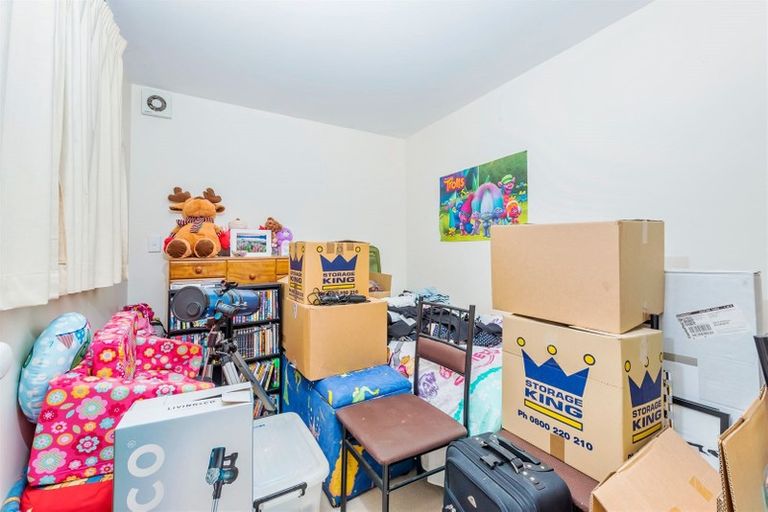 Photo of property in 16 Lagoon Way, West Harbour, Auckland, 0618