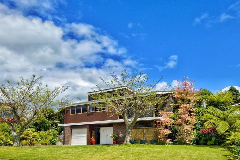 Photo of property in 2 Exeter Place, Tihiotonga, Rotorua, 3015