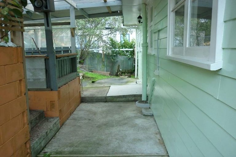 Photo of property in 59 Ellice Road, Totara Vale, Auckland, 0629