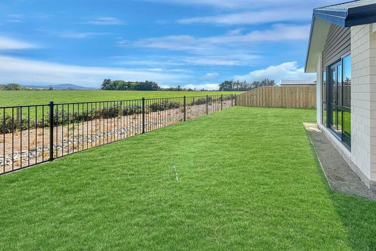 Photo of property in 35 Herridge Street, Woodend, 7691