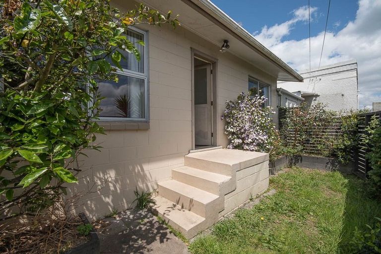 Photo of property in 2/138 Rangatira Road, Beach Haven, Auckland, 0626