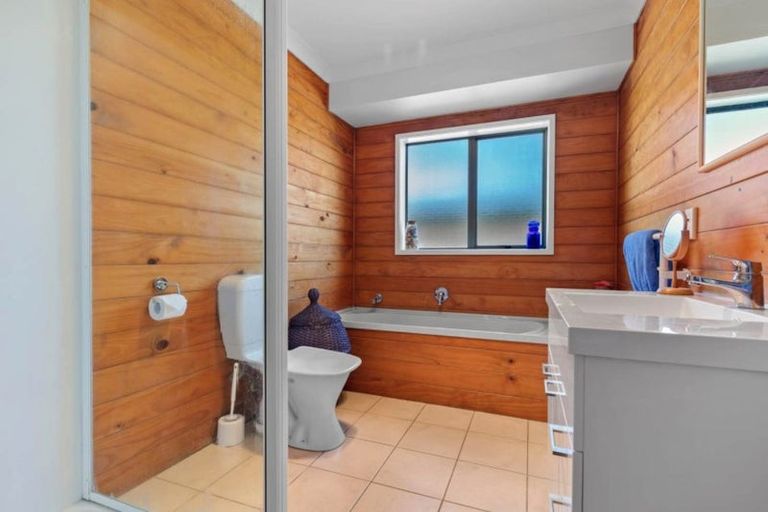 Photo of property in 2h Buckland Road, Tuakau, 2121