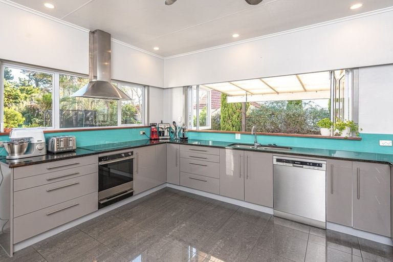 Photo of property in 9 Tregarth Street, Saint Johns Hill, Whanganui, 4501