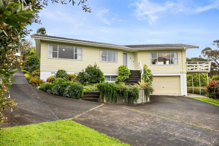 Photo of property in 20 Chivalry Road, Glenfield, Auckland, 0629