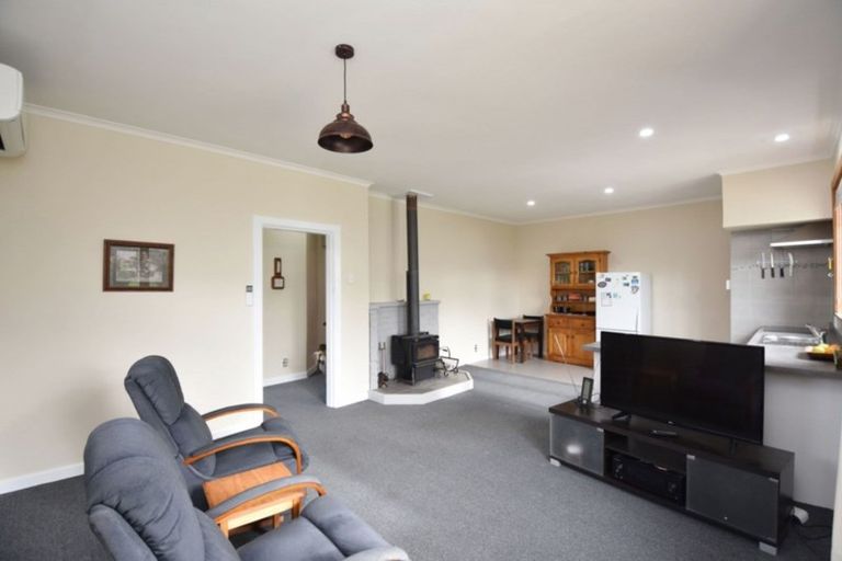 Photo of property in 57 Kilmarnock Street, Wallacetown, 9816