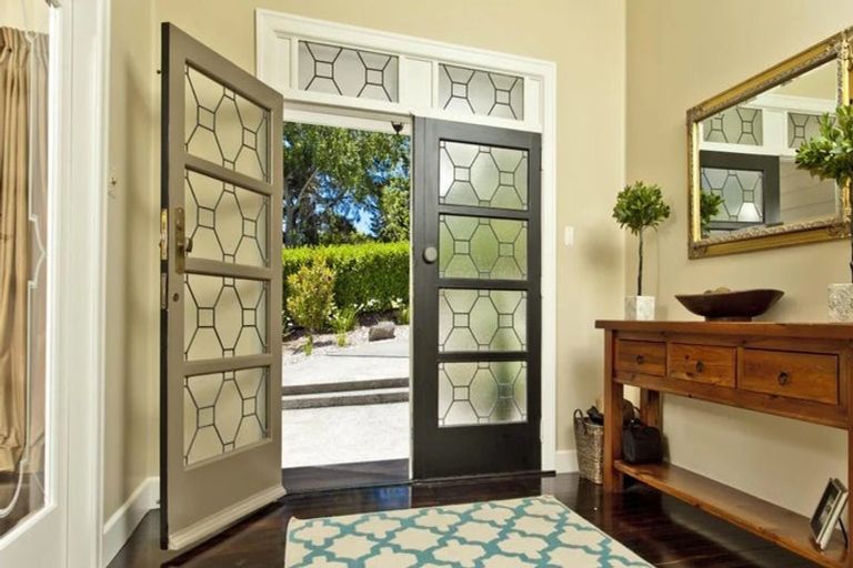 Photo of property in 17 Bernard Magnus Lane, Greenhithe, Auckland, 0632