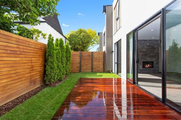 Photo of property in 32c Hewitts Road, Merivale, Christchurch, 8014
