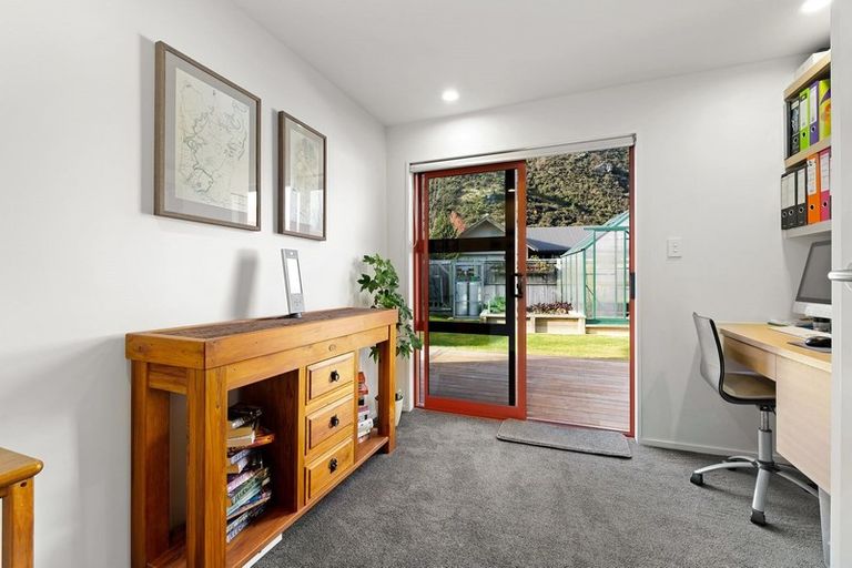 Photo of property in 15 Allenby Place, Wanaka, 9305