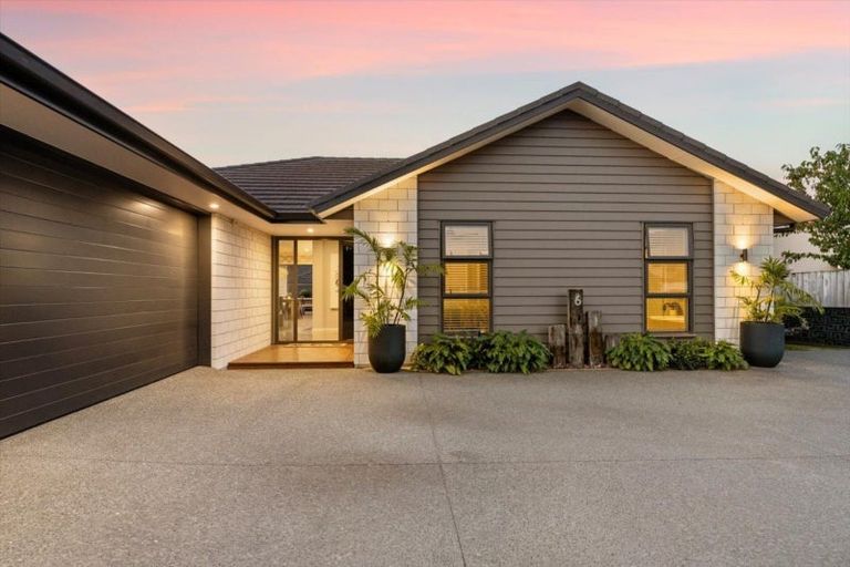 Photo of property in 6 Donelle Place, Te Puke, 3119