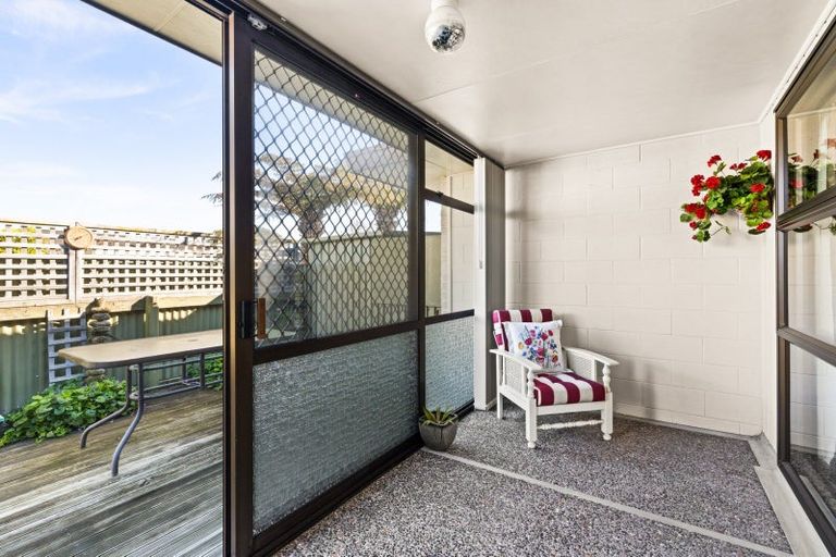 Photo of property in 2/400 Ikanui Road, Frimley, Hastings, 4120