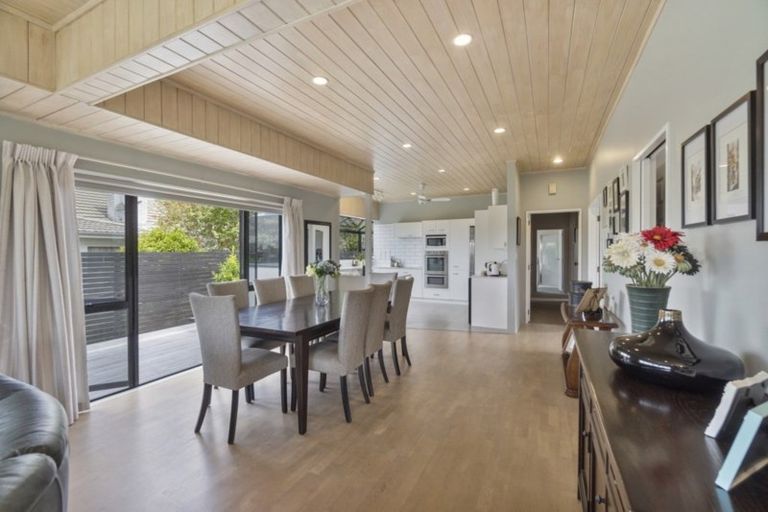 Photo of property in 16 Minchin Crescent, St Andrews, Hamilton, 3200