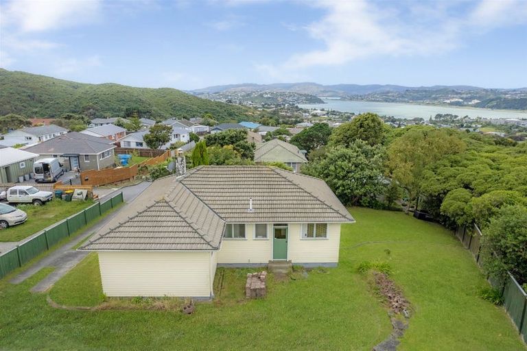 Photo of property in 36 Rangituhi Crescent, Takapuwahia, Porirua, 5022