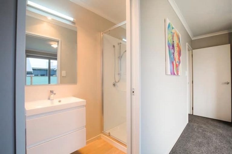 Photo of property in 28 Lawson Burrows Crescent, Te Anau, 9600