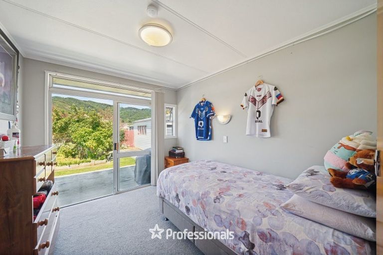 Photo of property in 15 Wetherby Grove, Wainuiomata, Lower Hutt, 5014