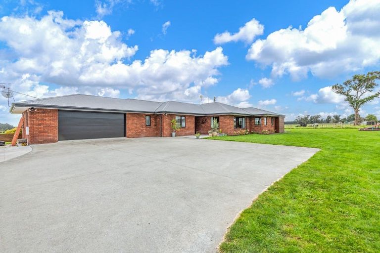 Photo of property in 1061 Taonui Road, Colyton, Feilding, 4775